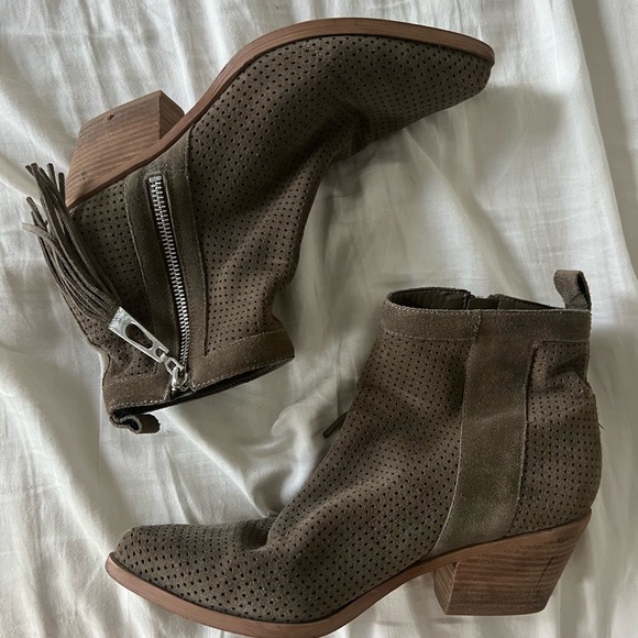 Guess Ankle Booties - Picture 2 of 4